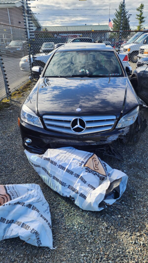 38909: 2009 - Mercedes-Benz - C-Class