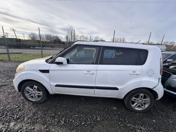 46597: 2011 - Kia - Soul - Image 2