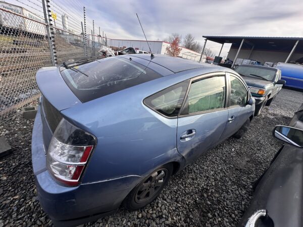 46505: 2004 - Toyota - Prius - Image 3