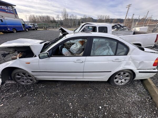 46690: 2003 - BMW - 325i - Image 2