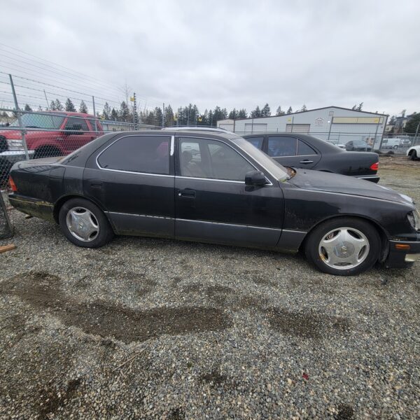 46796: 1998 - Lexus - LS 400 - Image 3