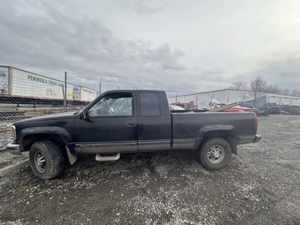 46794: 1996 - Chevrolet - 2500 Pickup - Image 2