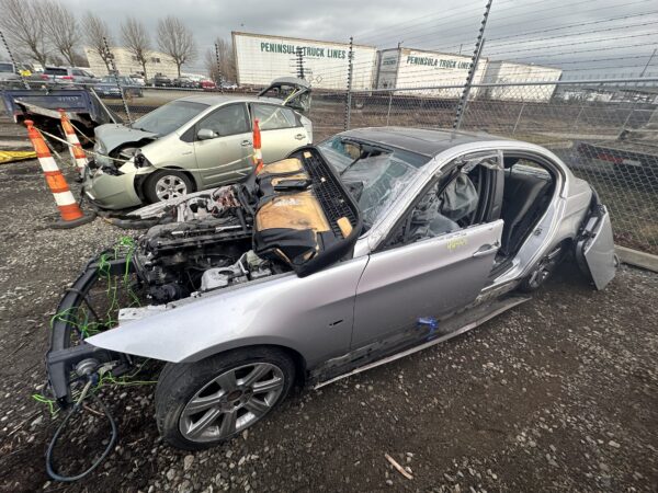 46955: 2006 - BMW - 330i - Image 2