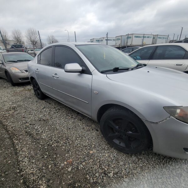 46992: 2005 - Mazda - Mazda3 - Image 3