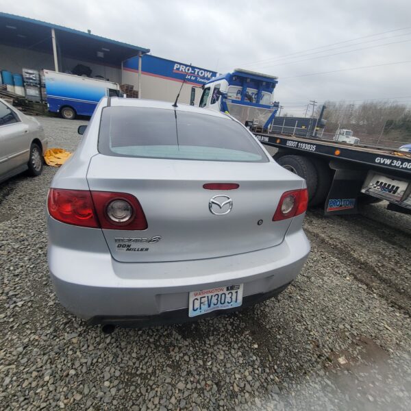 46992: 2005 - Mazda - Mazda3 - Image 4