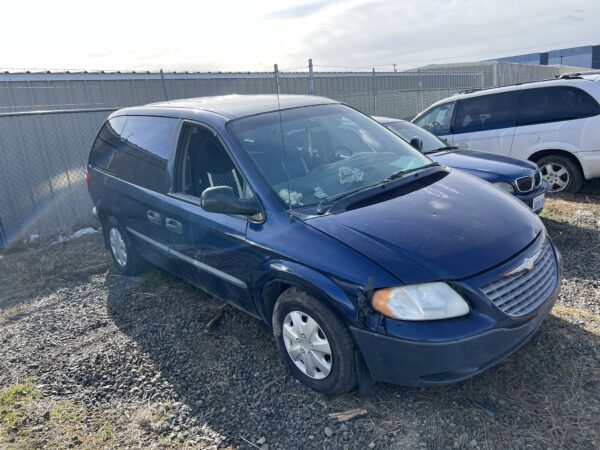 47072: 2002 - Chrysler - Voyager - Image 3