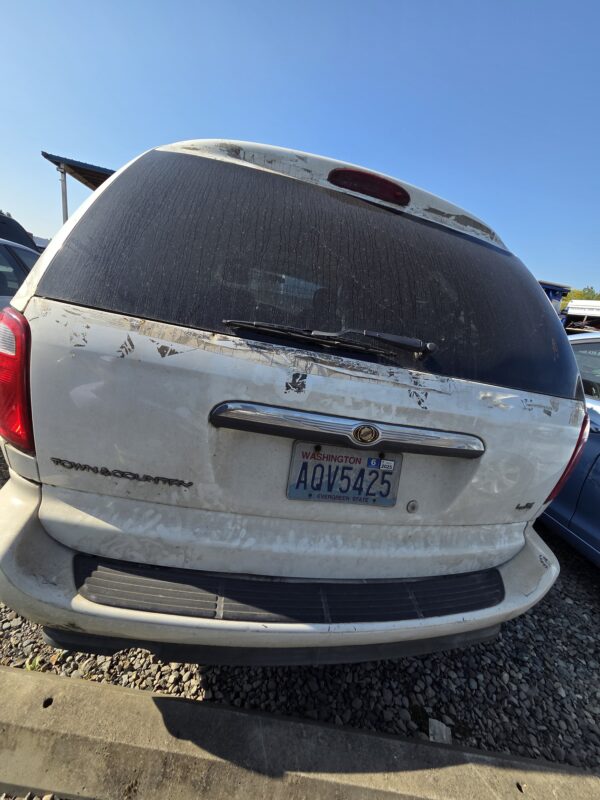 47438: 2006 - Chrysler - Town and Country - Image 4
