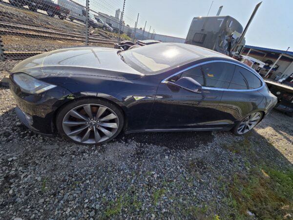 47323: 2013 - Tesla - Model S - Image 2