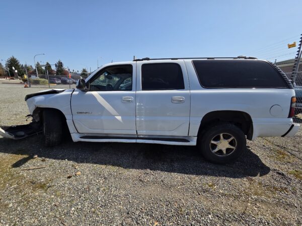 47466: 2004 - Yukon - Denali - Image 2