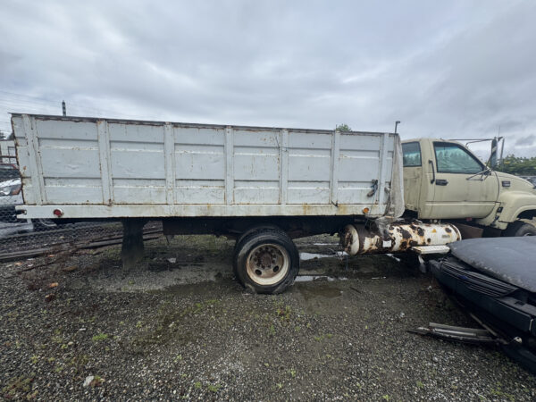 47655: 2002 - GMC - C7 - Image 3