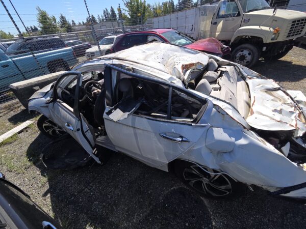 48051: 2016 - Honda - Accord LX - Image 2