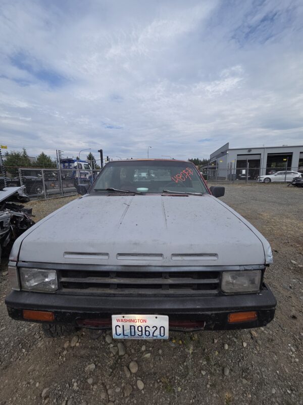 48255: 1988 - Nissan - Pathfinder
