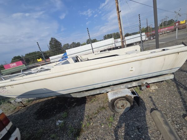 48330 : 2002 - Boat - Boat Trailer - Image 2