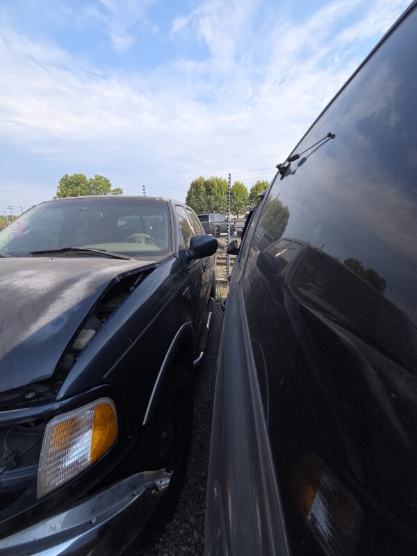 48430: 2001 - Ford - F150 - Image 3